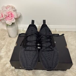 Under Armour(UA) Hovr Phantom 2 INKNT sneaker in black. Size: 7.5Men. Authentic